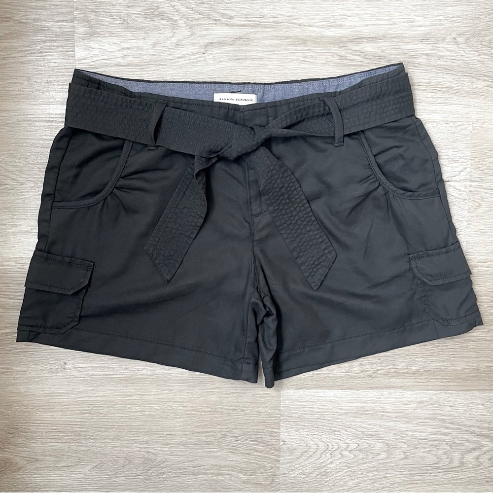 Banana Republic Women’s Cargo Shorts with Belt, Black